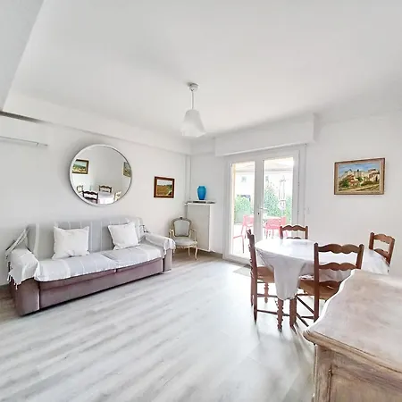 A 700m : Cocon Paisible Apartment
